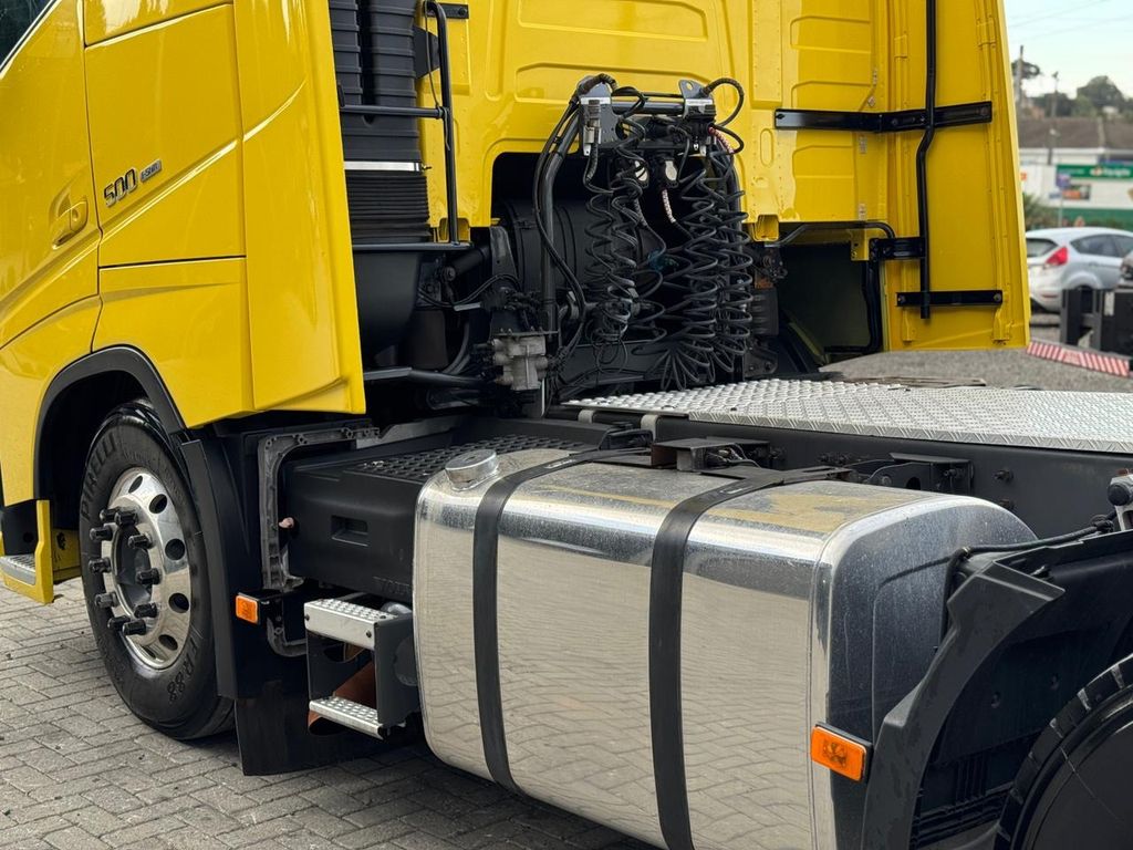 VOLVO FH-500 – 6×2 de TB Trucks Caminhões no Paraná