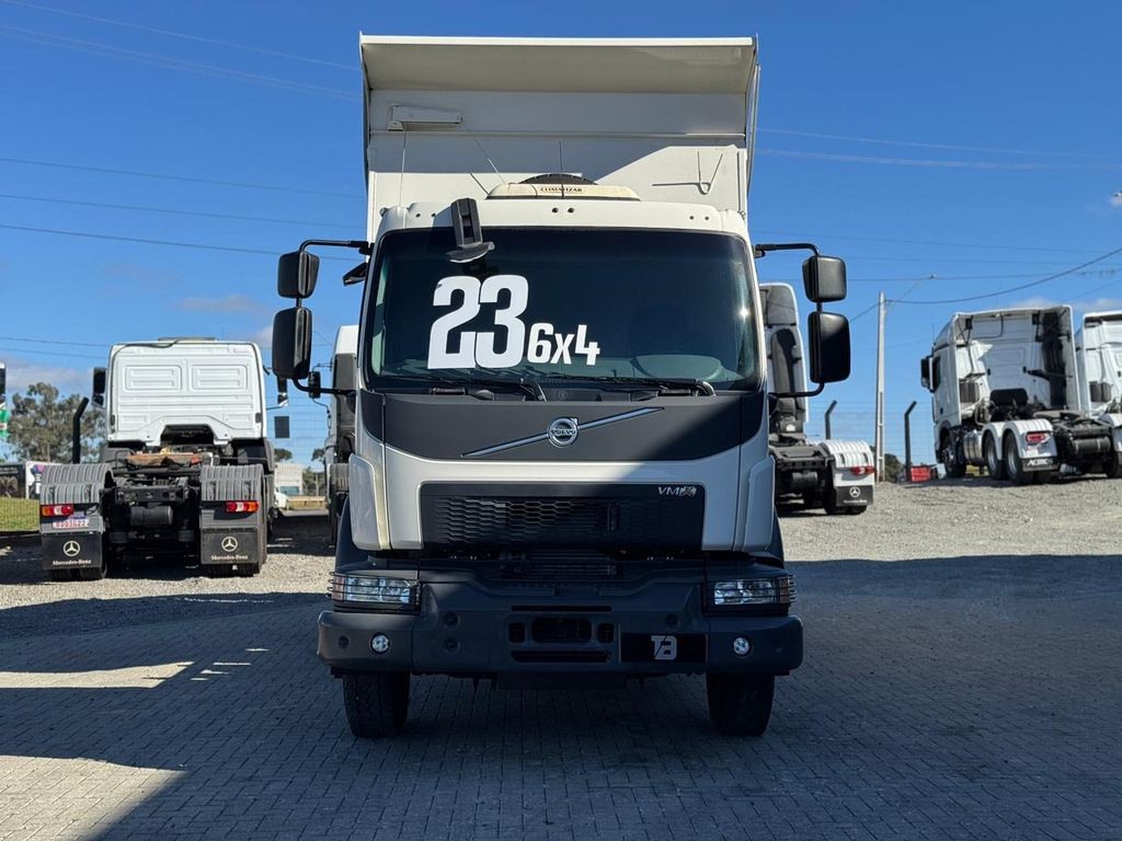 VOLVO VMX 290 – 6×4 de TB Trucks Caminhões no Paraná