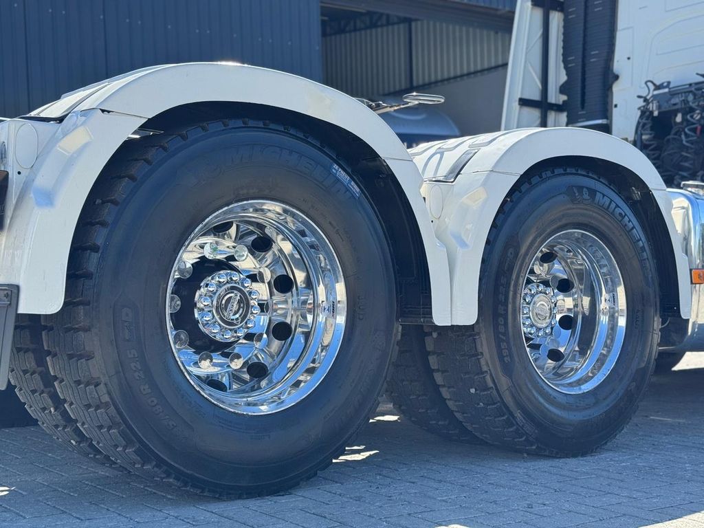 VOLVO FH 540 – 6×4 de TB Trucks Caminhões no Paraná