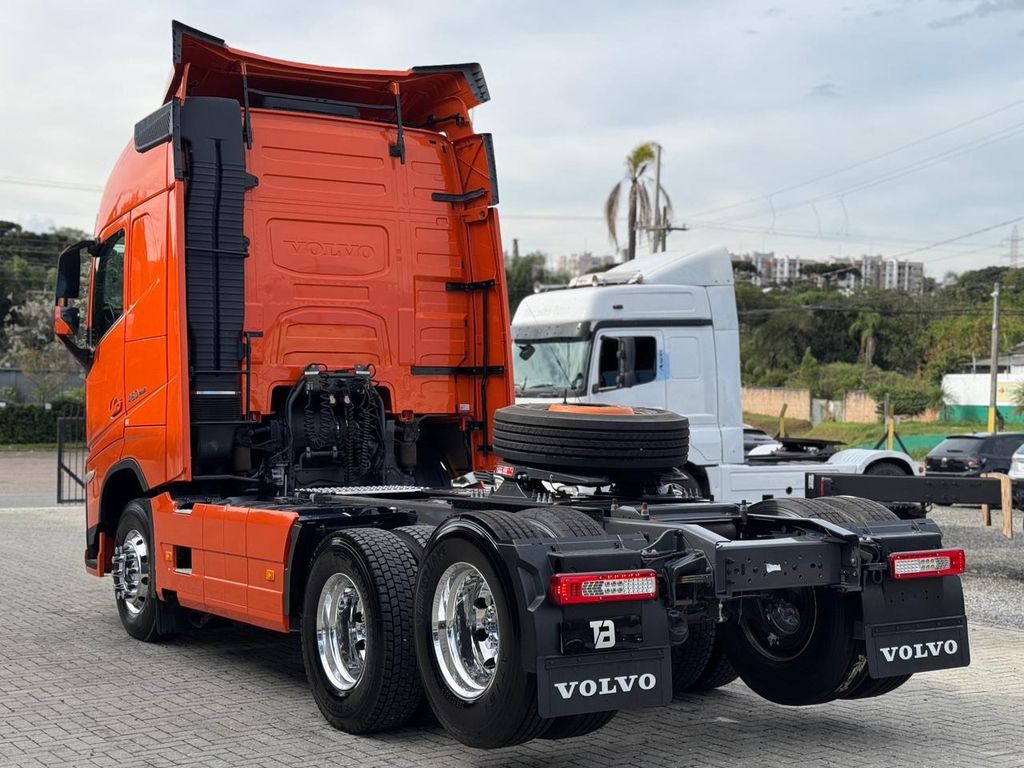 VOLVO FH-460 GLOBETROTTER – 6X2 de TB Trucks Caminhões no Paraná