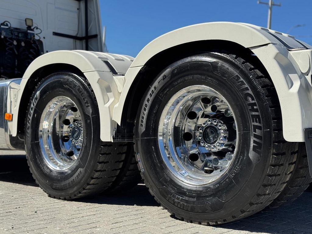 VOLVO FH 540 – 6×4 de TB Trucks Caminhões no Paraná