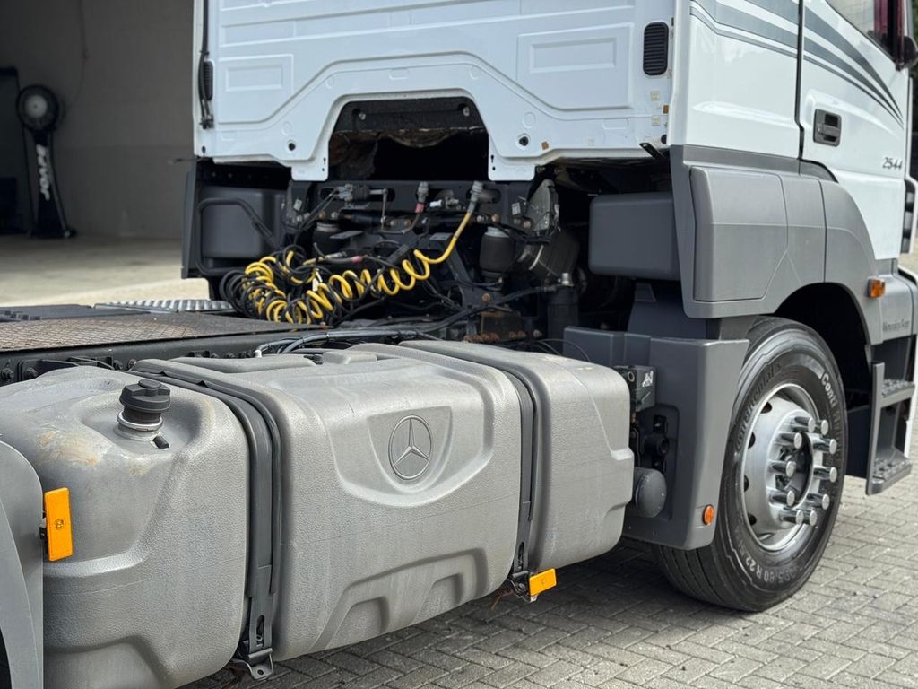 MERCEDES-BENZ Axor 2544 – 6×2 de TB Trucks Caminhões no Paraná