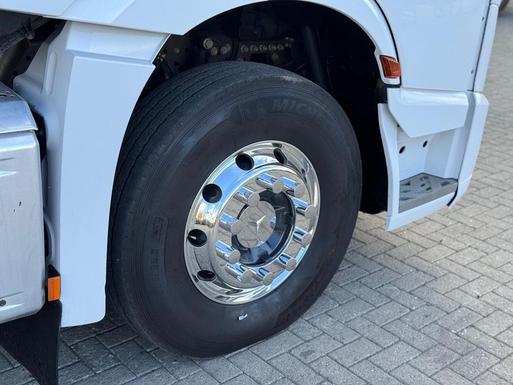 MERCEDES-BENZ Actros 2651 – 6×4 – C/ Retarder de TB Trucks Caminhões no Paraná