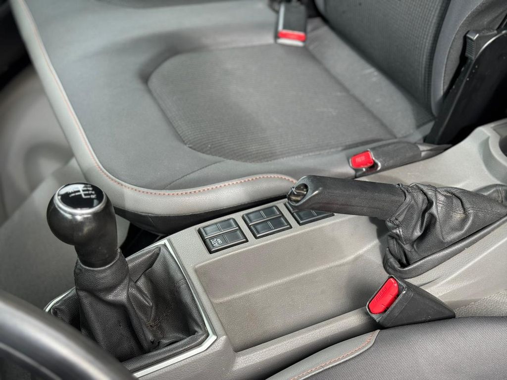 VOLKSWAGEN Delivery Express – 3/4 de TB Trucks Caminhões no Paraná