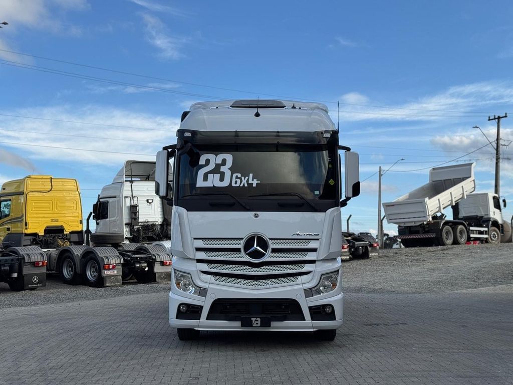 MERCEDES-BENZ Actros 2651 – 6×4 – C/ Retarder de TB Trucks Caminhões no Paraná