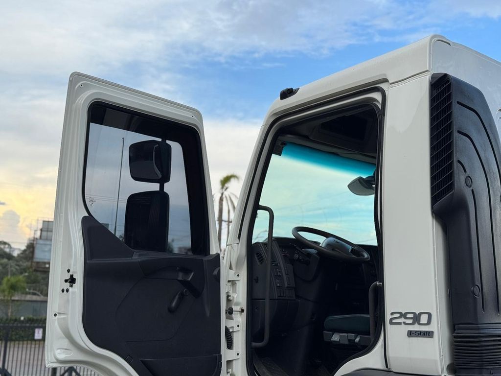 VOLVO VMX 290 – 6×4 de TB Trucks Caminhões no Paraná