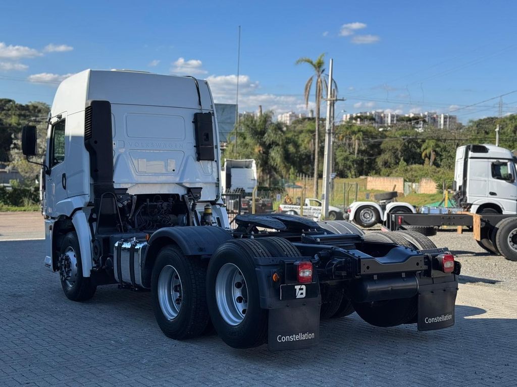 VOLKSWAGEN 25.360 Constellation – 6×2 de TB Trucks Caminhões no Paraná