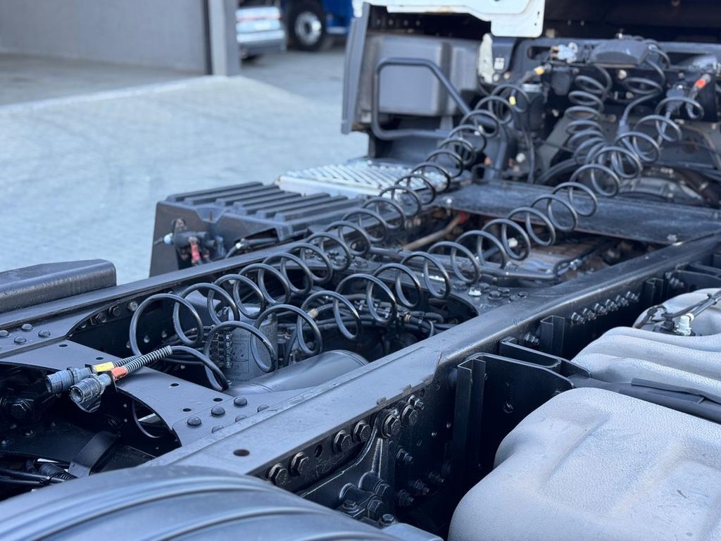 MERCEDES-BENZ Axor 2544 – 6×2 de TB Trucks Caminhões no Paraná