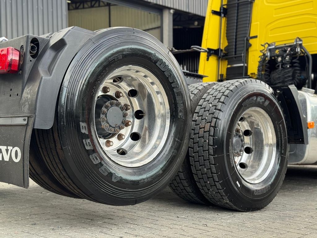 VOLVO FH-500 – 6×2 de TB Trucks Caminhões no Paraná