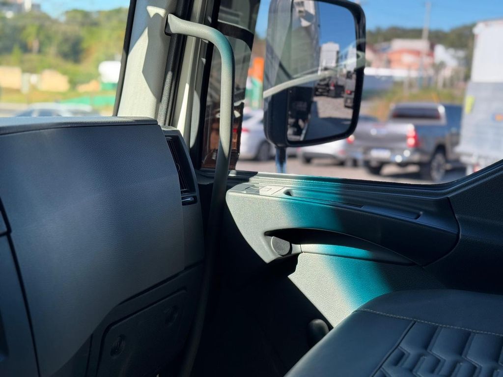 VOLVO VMX 290 – 6×4 de TB Trucks Caminhões no Paraná