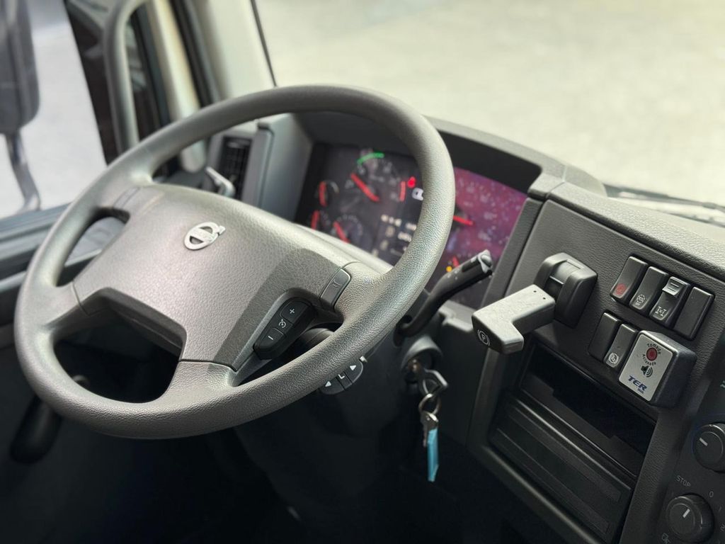 VOLVO VMX 290 – 6×4 de TB Trucks Caminhões no Paraná