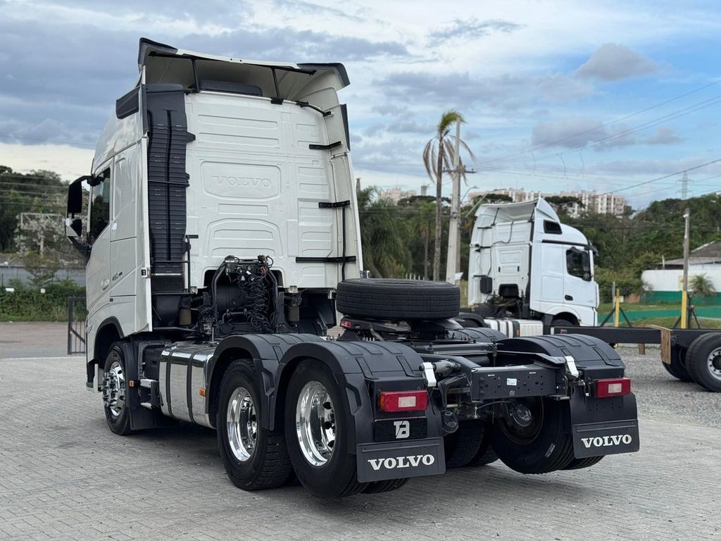 VOLVO FH-460 GLOBETROTTER – 6×2 de TB Trucks Caminhões no Paraná