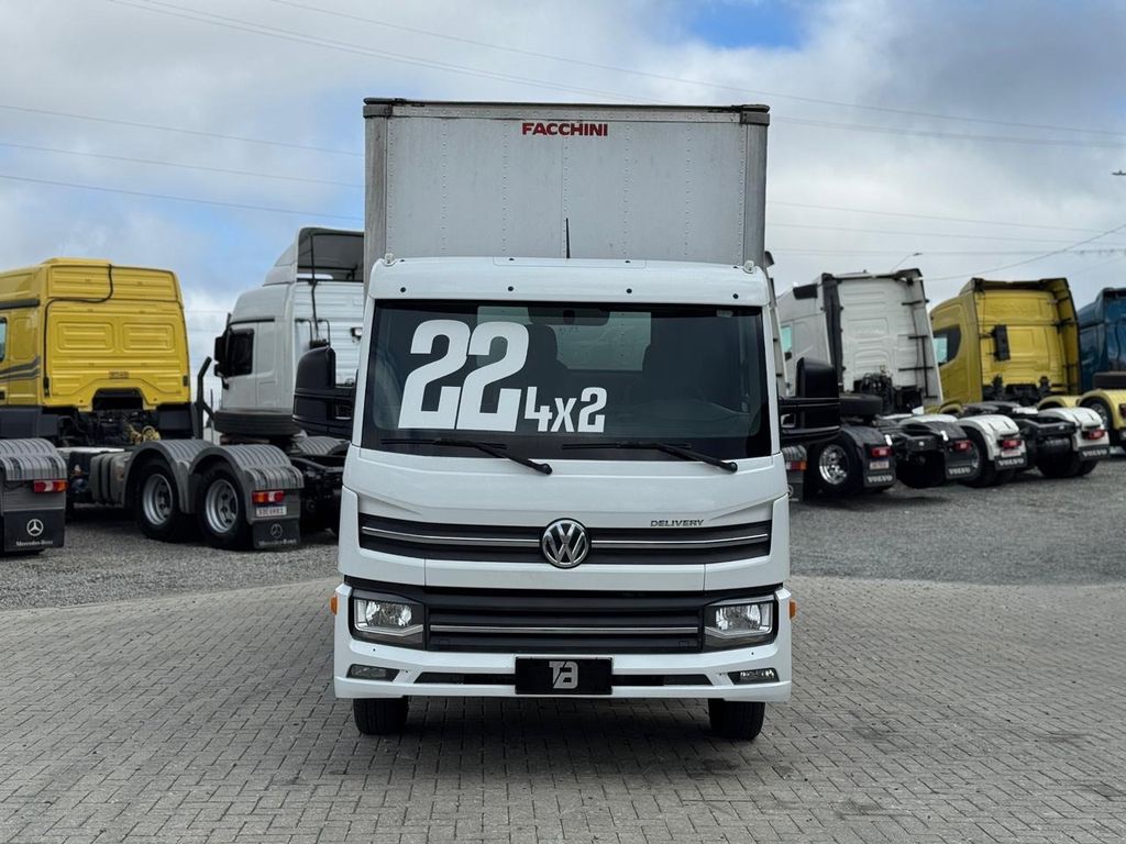 VOLKSWAGEN Delivery Express – 3/4 de TB Trucks Caminhões no Paraná