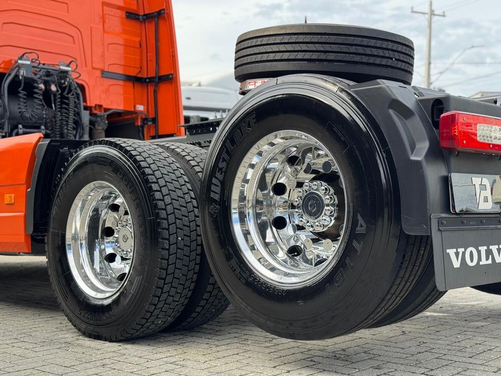 VOLVO FH-460 GLOBETROTTER – 6X2 de TB Trucks Caminhões no Paraná