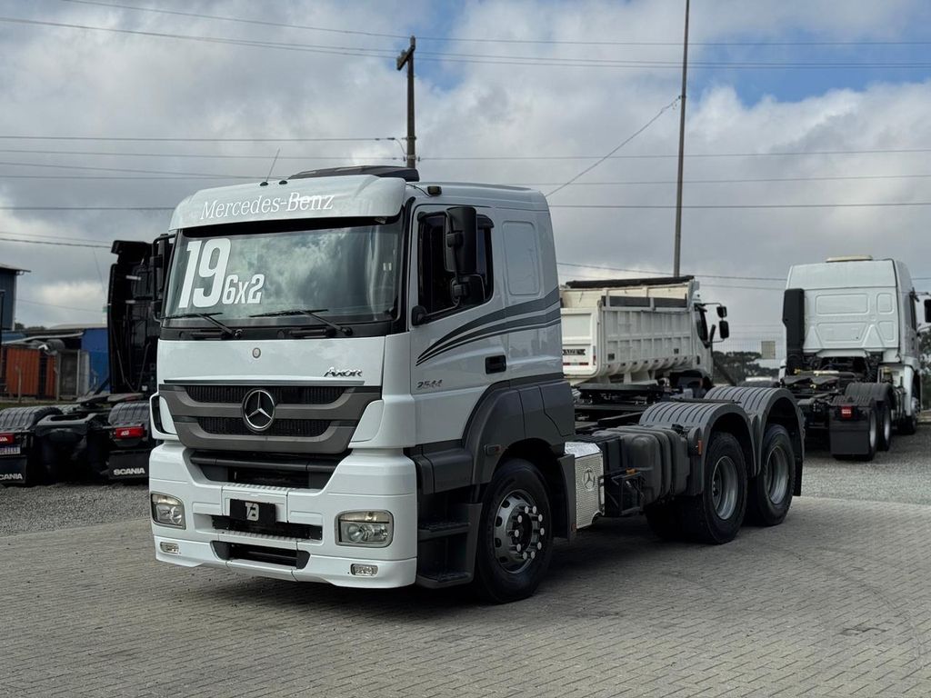 MERCEDES-BENZ Axor 2544 – 6×2 de TB Trucks Caminhões no Paraná