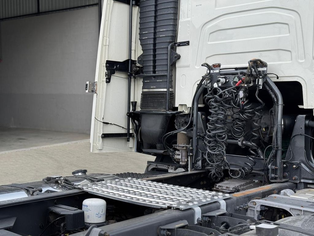 VOLVO FH-460 GLOBETROTTER – 6×2 de TB Trucks Caminhões no Paraná