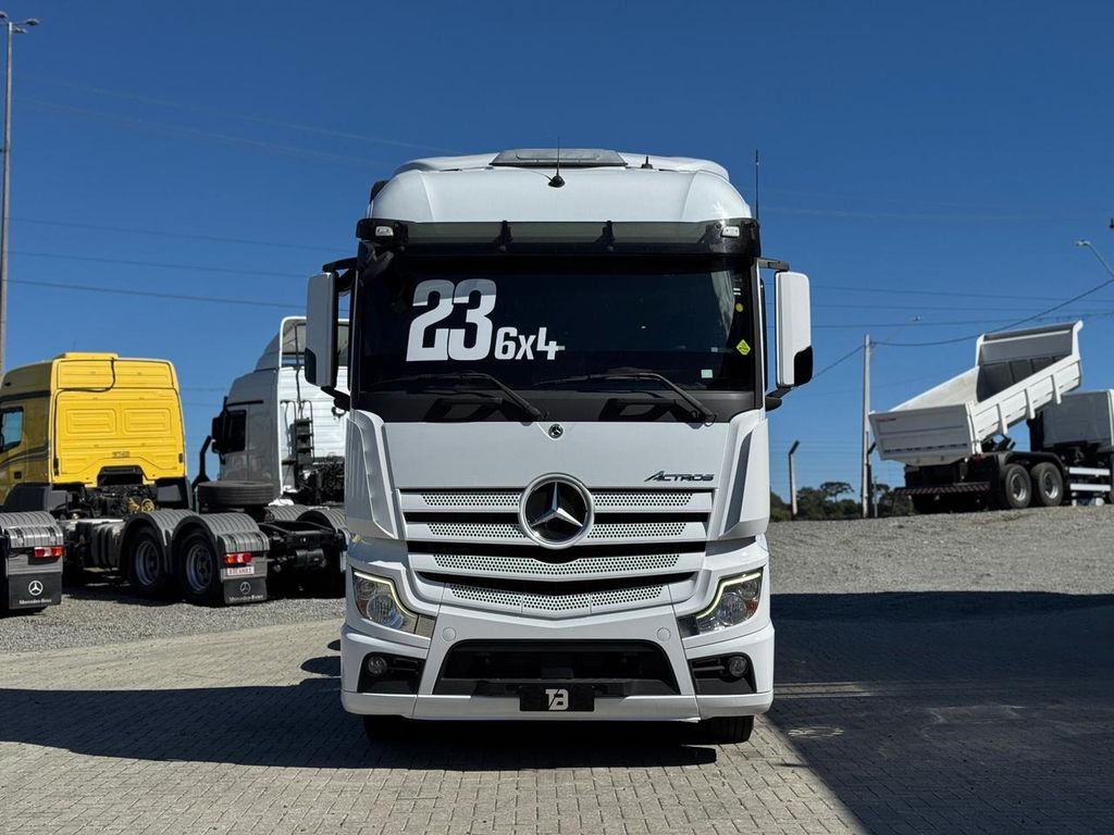MERCEDES-BENZ Actros 2651 – 6×4 – C/ Retarder de TB Trucks Caminhões no Paraná