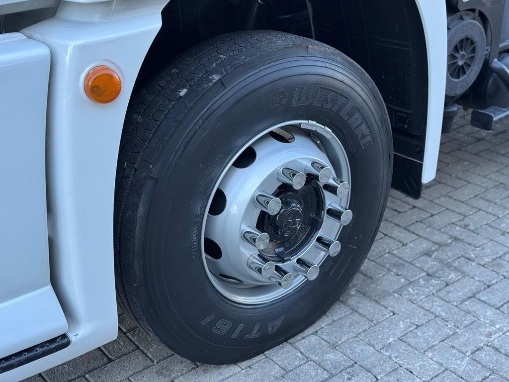 VOLKSWAGEN 25.360 Constellation – 6×2 de TB Trucks Caminhões no Paraná