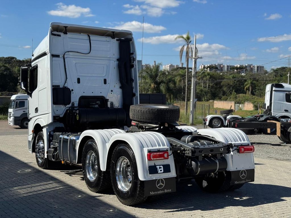 MERCEDES-BENZ Actros 2651 – 6×4 – C/ Retarder de TB Trucks Caminhões no Paraná