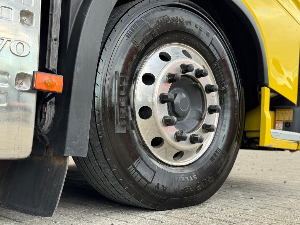 VOLVO FH-500 – 6×2 de TB Trucks Caminhões no Paraná