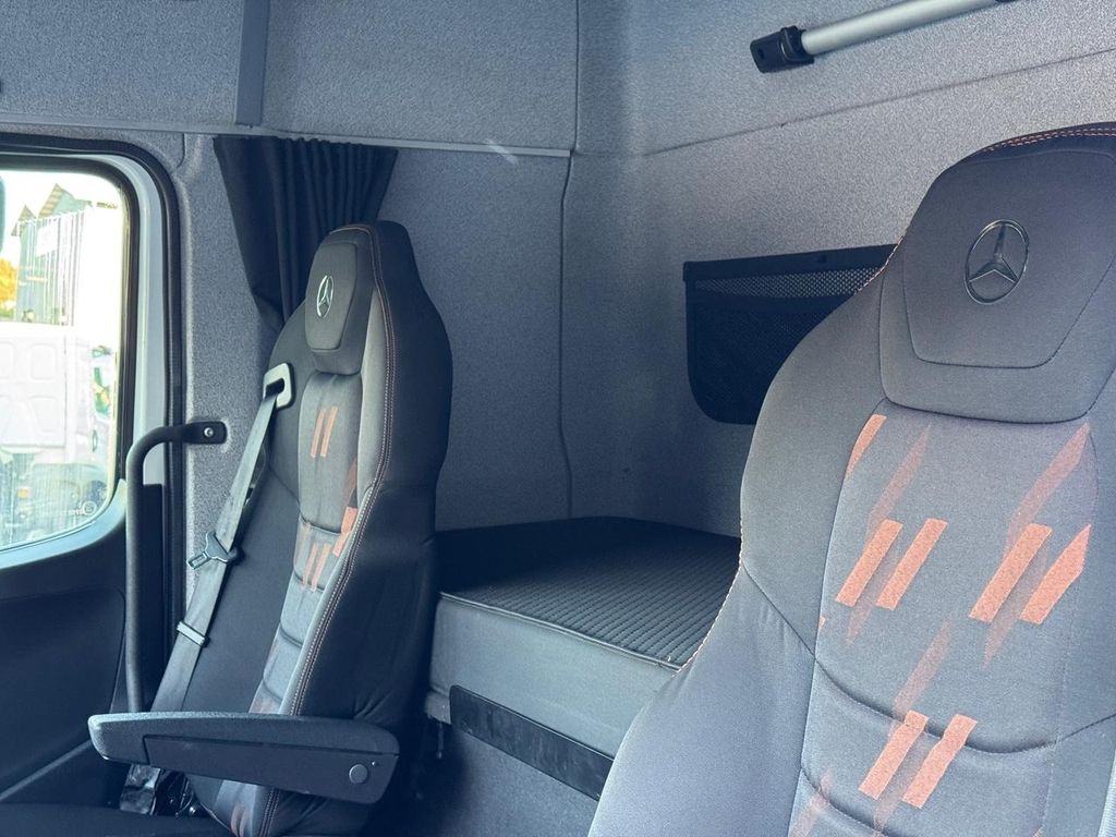 MERCEDES-BENZ Axor 2644 – 6×4 de TB Trucks Caminhões no Paraná