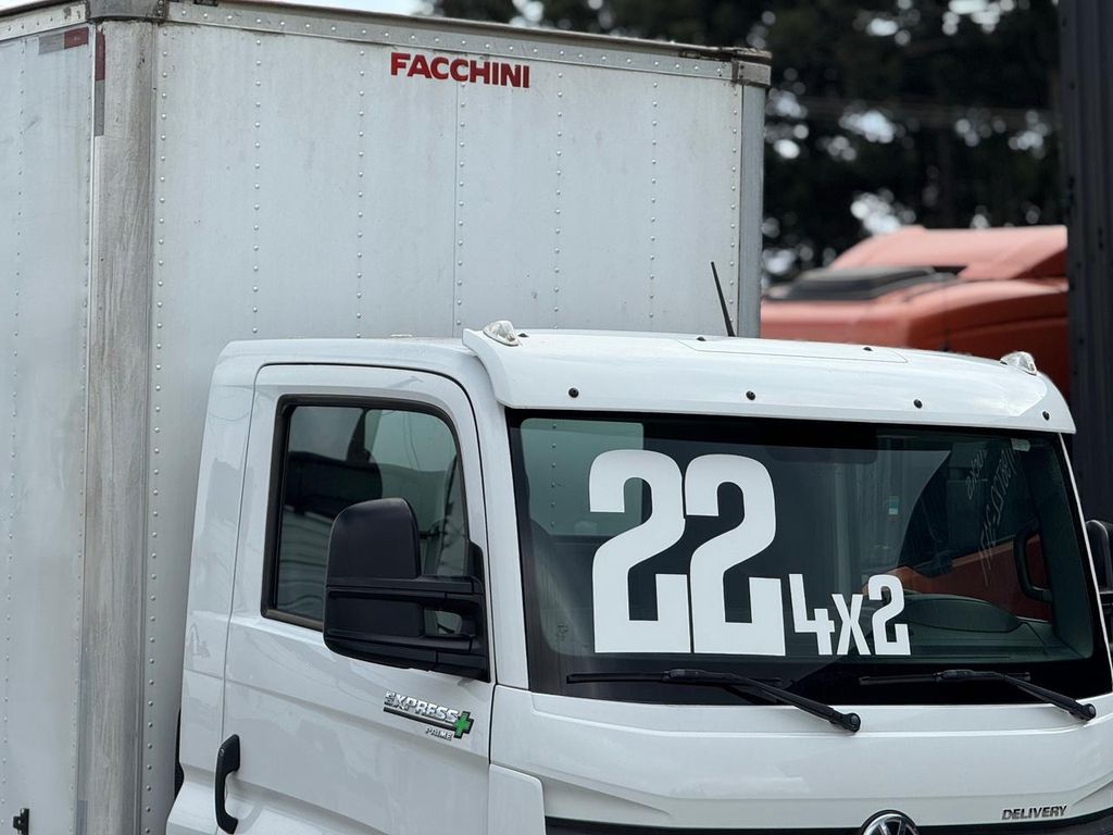 VOLKSWAGEN Delivery Express – 3/4 de TB Trucks Caminhões no Paraná