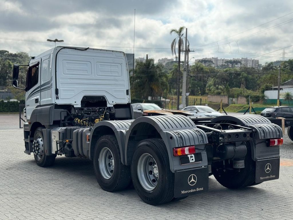 MERCEDES-BENZ Axor 2544 – 6×2 de TB Trucks Caminhões no Paraná