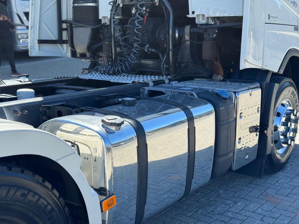 VOLVO FH 540 – 6×4 de TB Trucks Caminhões no Paraná