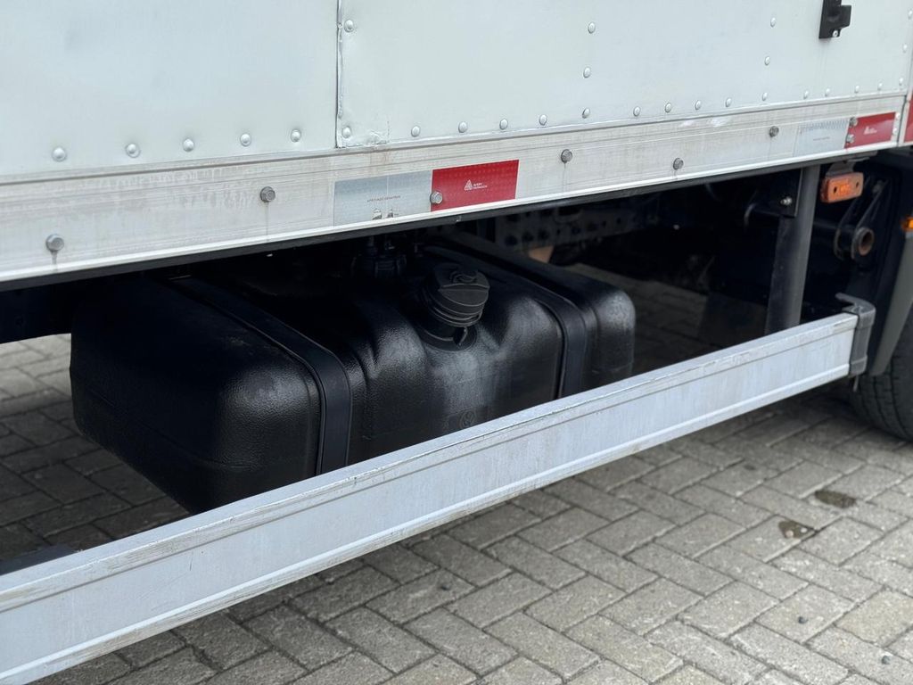 VOLKSWAGEN Delivery Express – 3/4 de TB Trucks Caminhões no Paraná