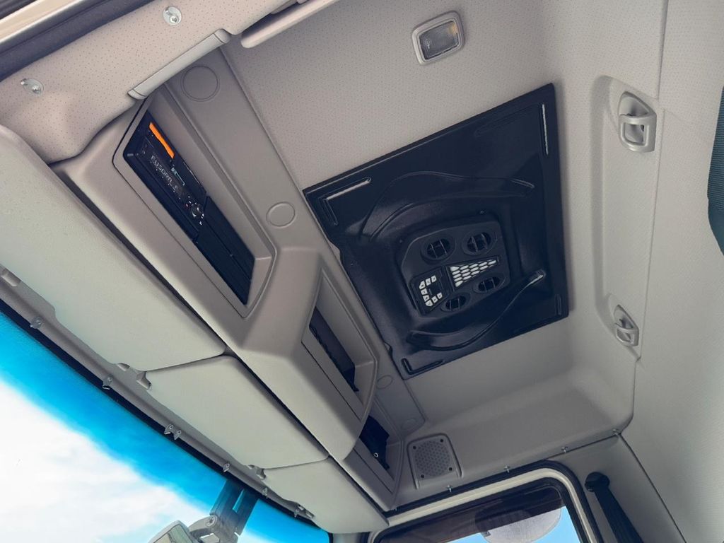 VOLVO VMX 290 – 6×4 de TB Trucks Caminhões no Paraná