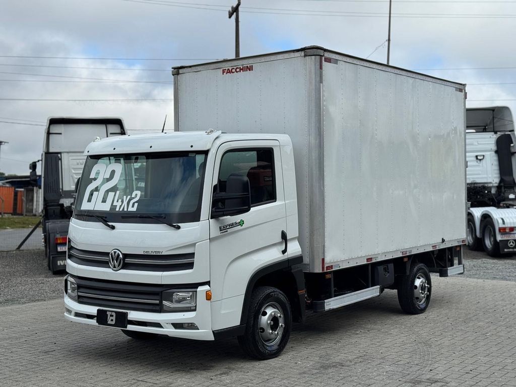 VOLKSWAGEN Delivery Express – 3/4 de TB Trucks Caminhões no Paraná