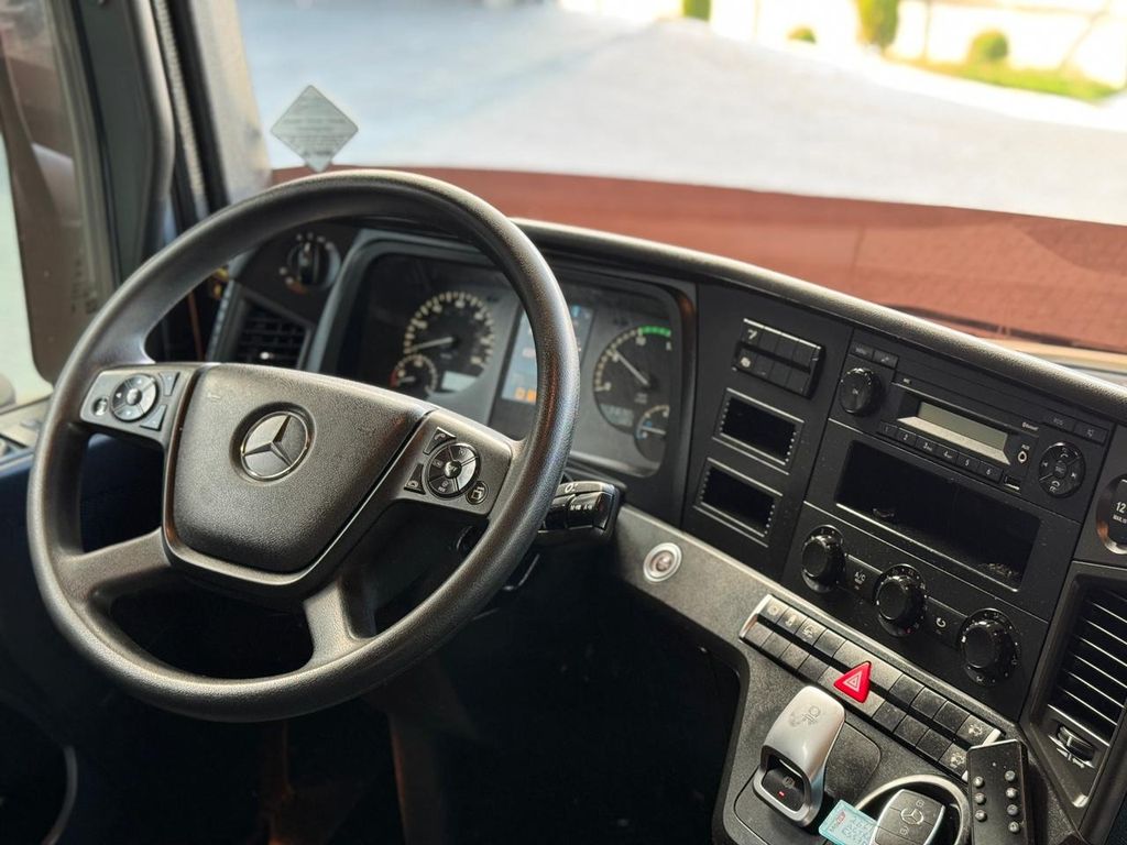 MERCEDES-BENZ Actros 2651 – 6×4 – C/ Retarder de TB Trucks Caminhões no Paraná