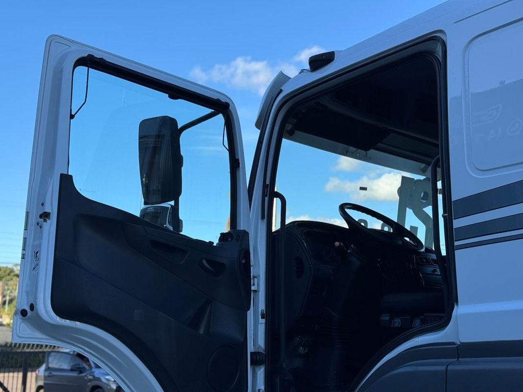 MERCEDES-BENZ Axor 2544 – 6×2 de TB Trucks Caminhões no Paraná