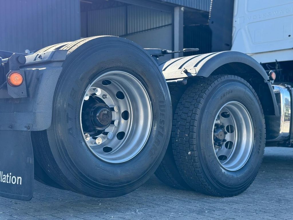 VOLKSWAGEN 25.360 Constellation – 6×2 de TB Trucks Caminhões no Paraná