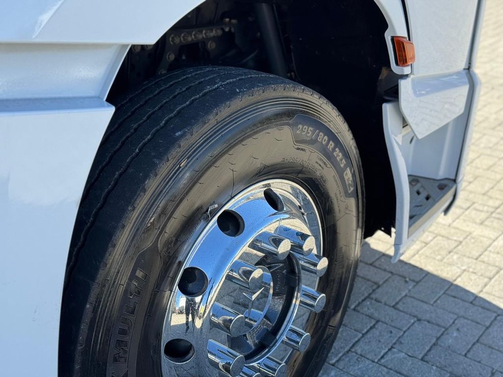 MERCEDES-BENZ Actros 2651 – 6×4 – C/ Retarder de TB Trucks Caminhões no Paraná