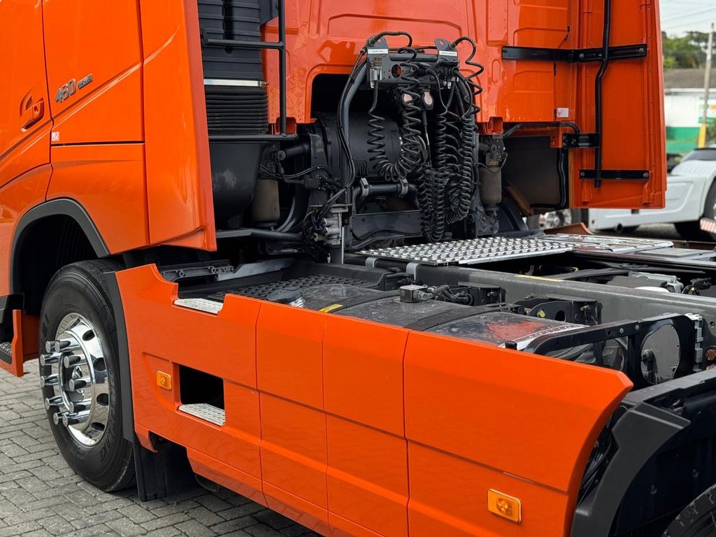 VOLVO FH-460 GLOBETROTTER – 6X2 de TB Trucks Caminhões no Paraná