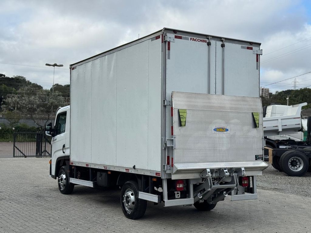 VOLKSWAGEN Delivery Express – 3/4 de TB Trucks Caminhões no Paraná