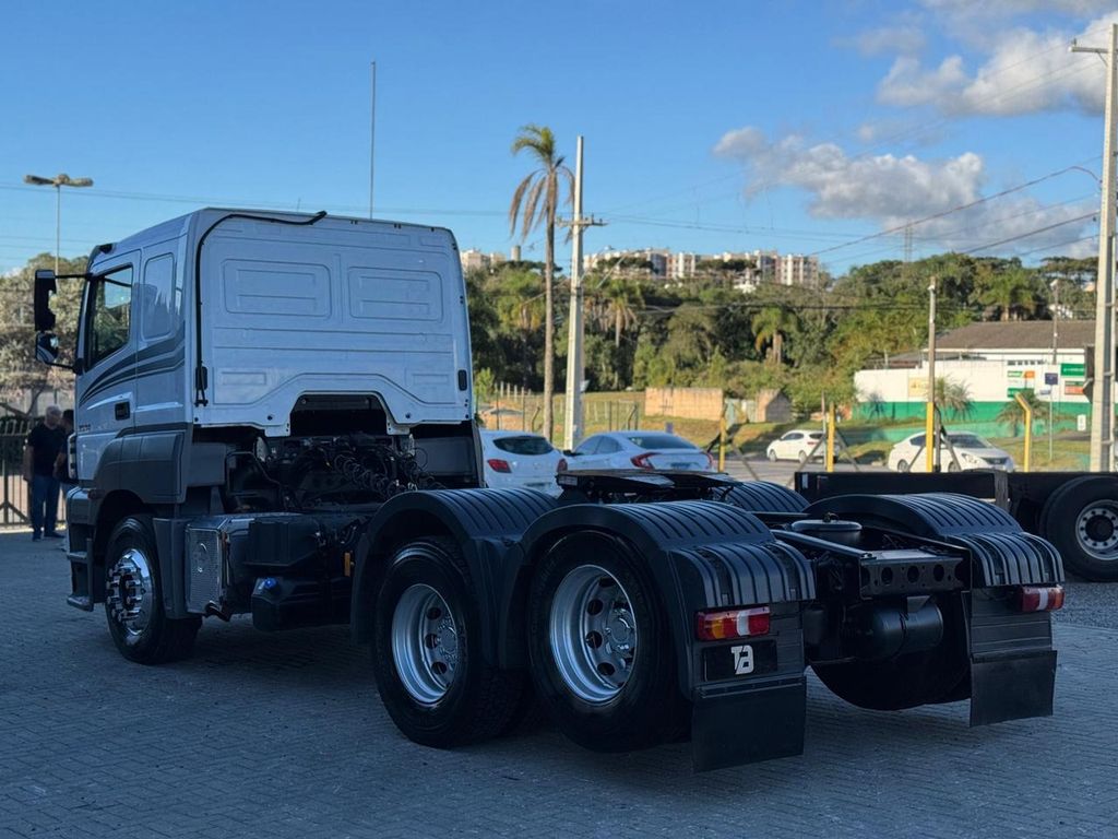 MERCEDES-BENZ Axor 2544 – 6×2 de TB Trucks Caminhões no Paraná