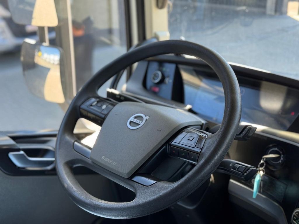 VOLVO FH 540 – 6×4 de TB Trucks Caminhões no Paraná