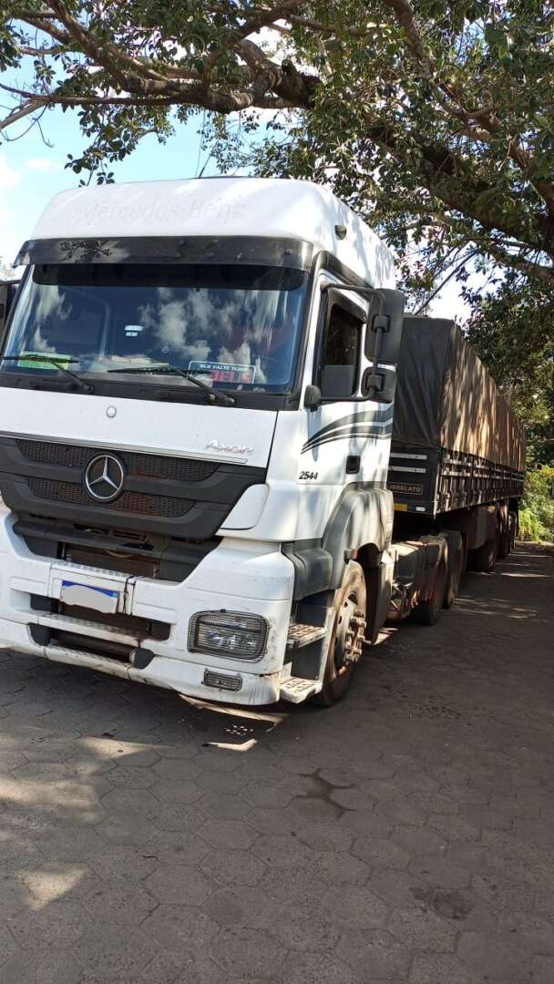 Caminhão MERCEDES BENZ MB 2544 Cavalo Mecânico ANO 2019 de Venda Truck Anuncios Treze Tílias SC na Santa Catarina