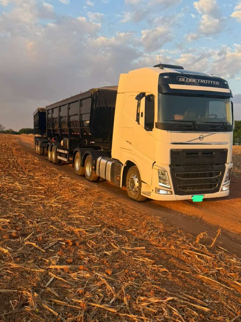 Caminhão VOLVO FH 540 Cavalo Mecânico ANO 2019 de Filipe Ribeiro no Goiás