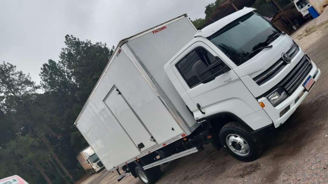 Caminhão VOLKSWAGEN VW 11180 Baú Furgão ANO 2022 de Luiz Rios no Paraná