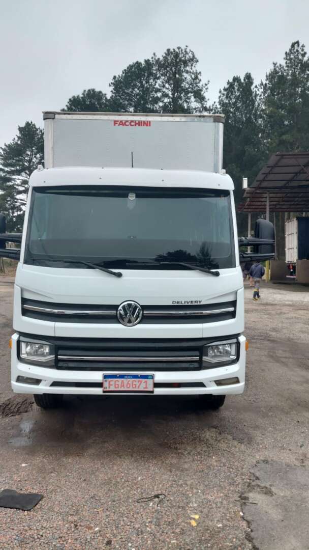 Caminhão VOLKSWAGEN VW 11180 Baú Furgão ANO 2022 de Luiz Rios no Paraná