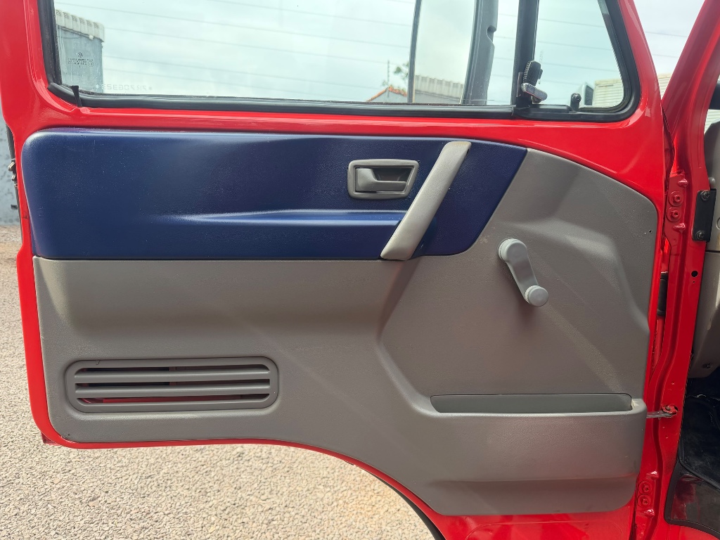 Caminhão VOLKSWAGEN VW 8120 Caçamba Basculante ANO 2007 de Boscatto Caminhões no Paraná