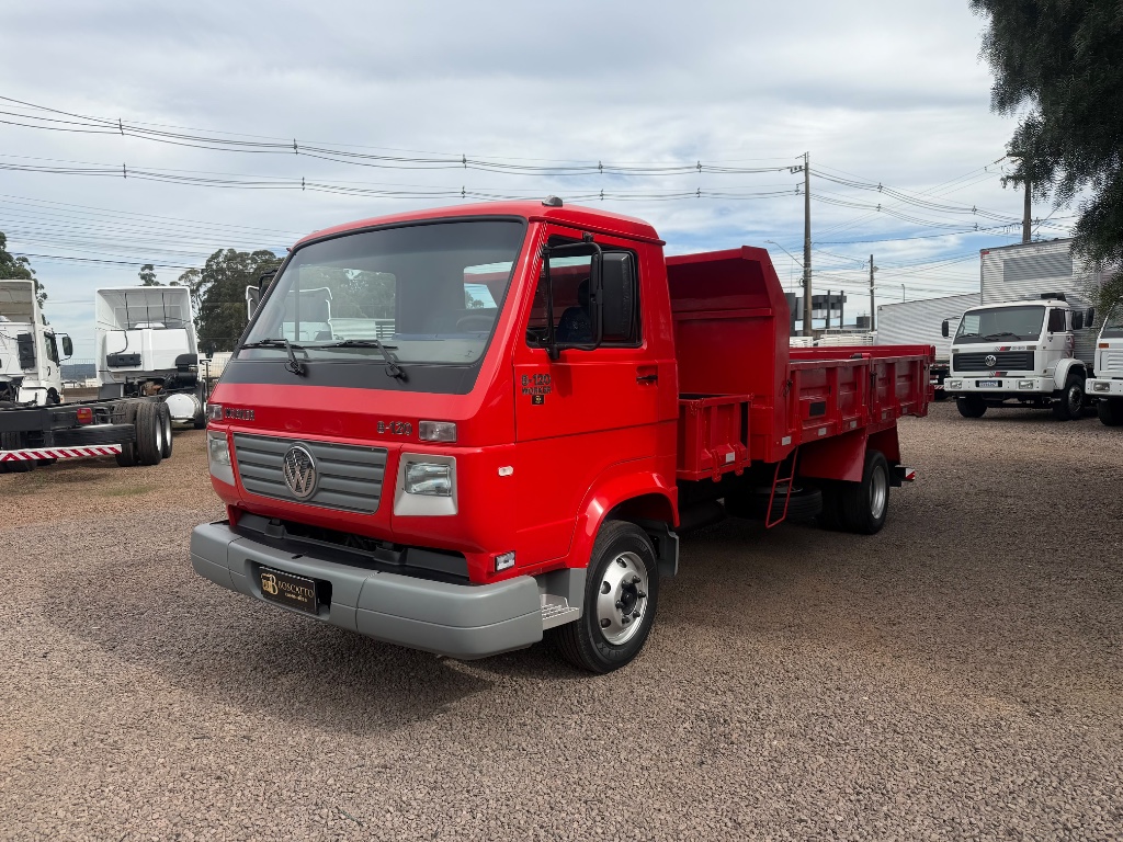 Caminhão VOLKSWAGEN VW 8120 Caçamba Basculante ANO 2007 de Boscatto Caminhões no Paraná