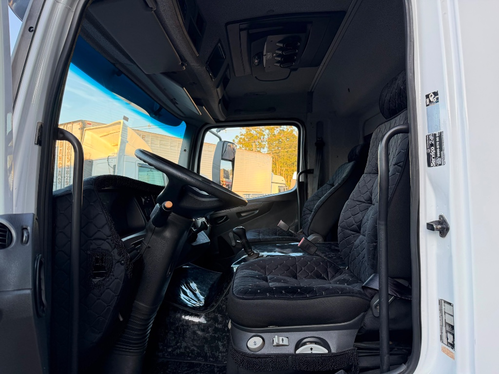 Caminhão MERCEDES BENZ MB 2426 Carroceria ANO 2015 de Boscatto Caminhões no Paraná