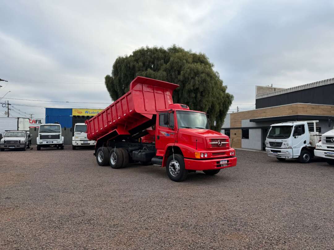 Caminhão MERCEDES BENZ MB 1620 Caçamba Basculante ANO 2004 de Boscatto Caminhões no Paraná