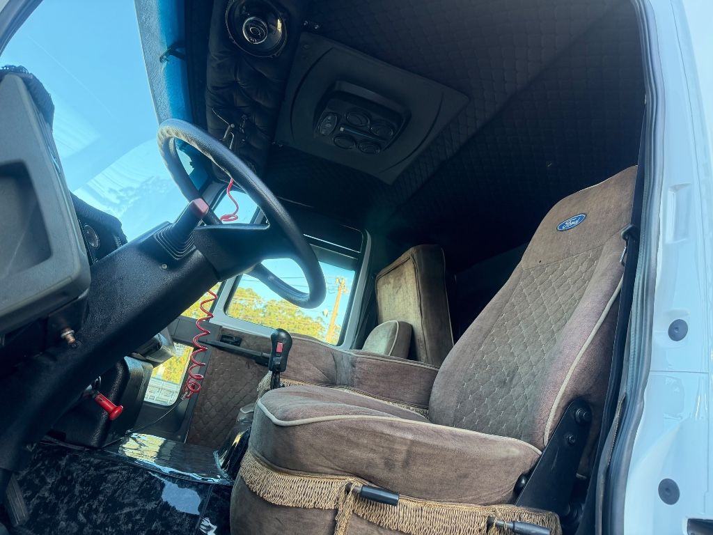Caminhão FORD CARGO 2422 Chassis ANO 2005 de Boscatto Caminhões no Paraná