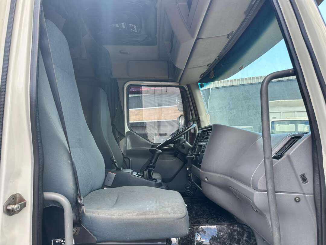 Caminhão VOLVO VM 260 Chassis ANO 2010 de Boscatto Caminhões no Paraná