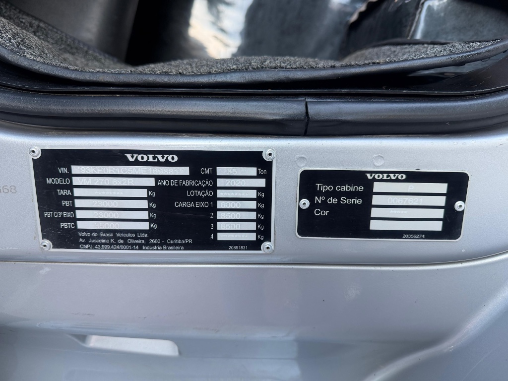 Caminhão VOLVO VM 270 Chassis ANO 2021 de Boscatto Caminhões no Paraná